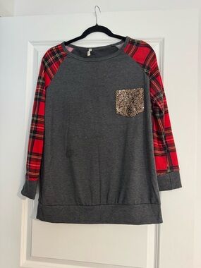 Buffalo plaid glitter pocket tee